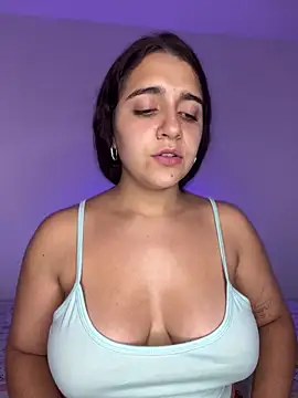 Alicia Ruiz online show from 11/24/25, 10:42