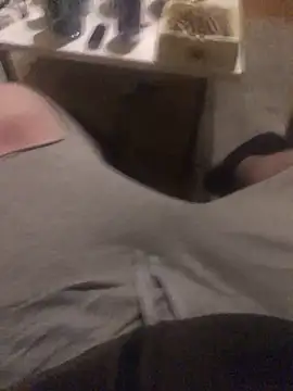 Snapshot of chrille82 chatting on 10/06/25, 09:34 chrille82 online show from 10/06/25, 09:34