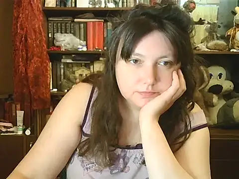 Snapshot of CarrieQPeach chatting on 11/11/25, 08:31 CarrieQPeach online show from 11/11/25, 08:31