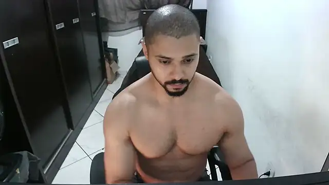 Snapshot of Brian_Aries chatting on 11/03/25, 04:14 Brian Aries online show from 11/03/25, 04:14