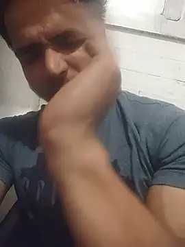 Snapshot of rounakhunk chatting on 10/29/25, 11:23 rounakhunk online show from 10/29/25, 11:23