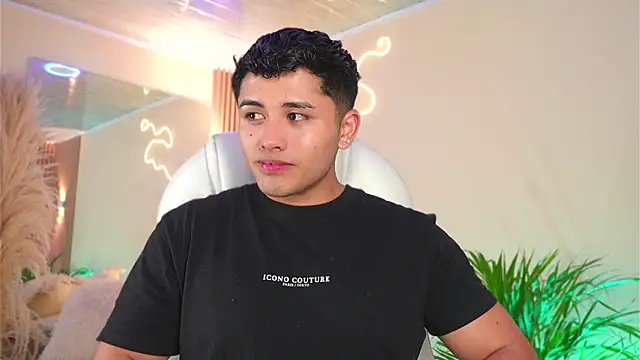 Snapshot of MatiasKorn chatting on 04/11/26, 07:45 MatiasKorn online show from 04/11/26, 07:45