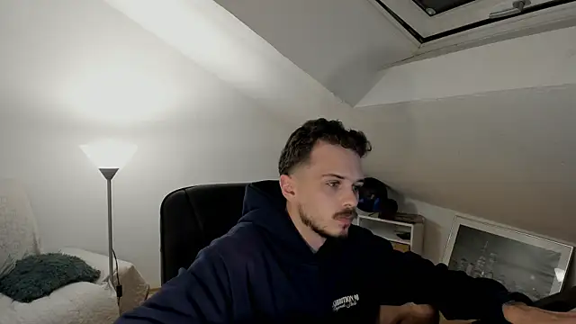 Snapshot of naked_psy chatting on 09/15/25, 10:32 naked psy online show from 09/15/25, 10:32