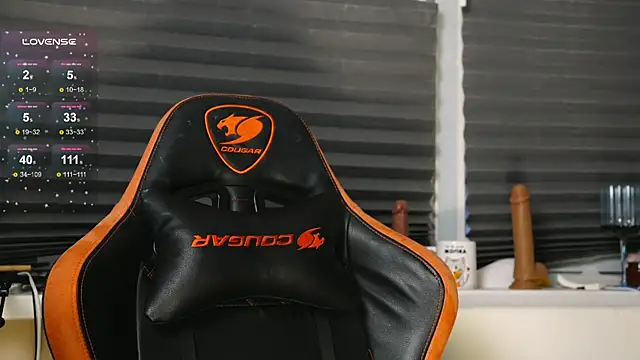 Snapshot of BlueCherryy chatting on 11/08/25, 01:44 BlueCherryy online show from 11/08/25, 01:44