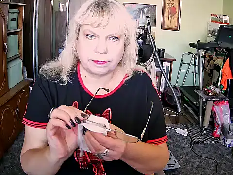 LOLA8888 online show from 09/25/25, 09:35