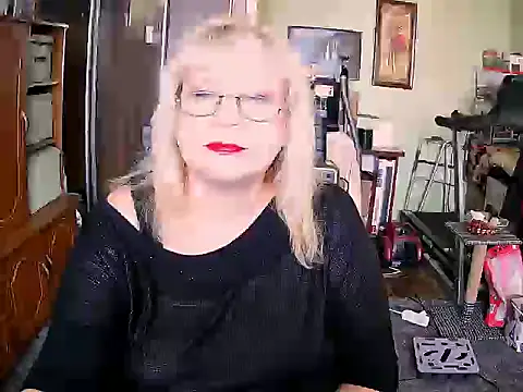 LOLA8888 online show from 09/28/25, 10:42