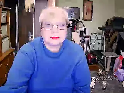 LOLA8888 online show from 10/28/25, 11:47