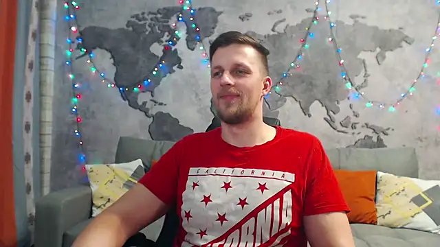 Snapshot of VikingChrisss chatting on 12/17/24, 05:15 VikingChrisss online show from 12/17/24, 05:15