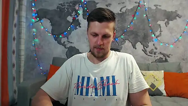 Snapshot of VikingChrisss chatting on 12/22/24, 10:28 VikingChrisss online show from 12/22/24, 10:28