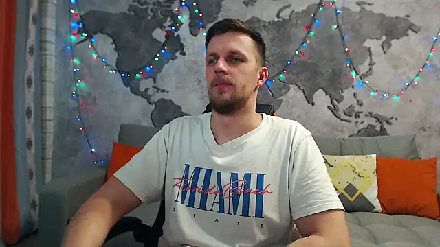 Snapshot of VikingChrisss chatting on 12/23/24, 11:25 VikingChrisss online show from 12/23/24, 11:25