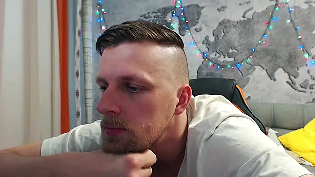 Snapshot of VikingChrisss chatting on 01/03/25, 01:14 VikingChrisss online show from 01/03/25, 01:14