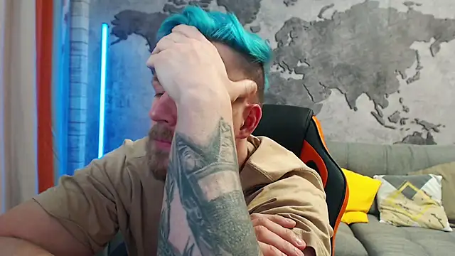 Snapshot of VikingChrisss chatting on 02/10/25, 02:37 VikingChrisss online show from 02/10/25, 02:37