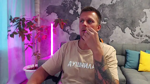 Snapshot of VikingChrisss chatting on 10/06/25, 09:51 VikingChrisss online show from 10/06/25, 09:51