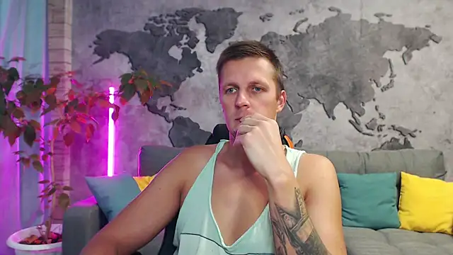 Snapshot of VikingChrisss chatting on 10/26/25, 10:10 VikingChrisss online show from 10/26/25, 10:10