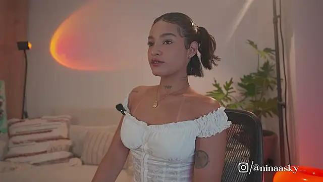 ninaa sky online show from 05/29/26, 11:47