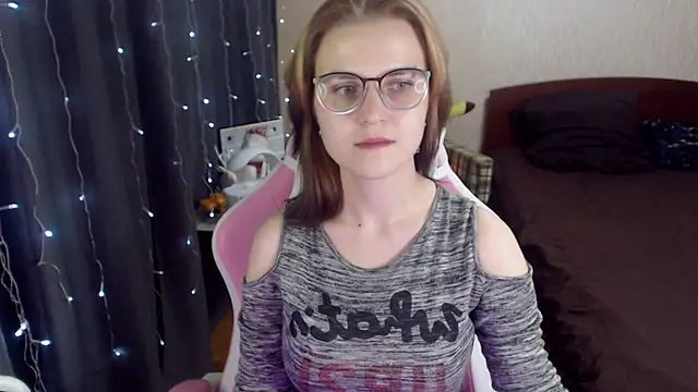 MissBrightShine online show from 01/11/25, 04:03