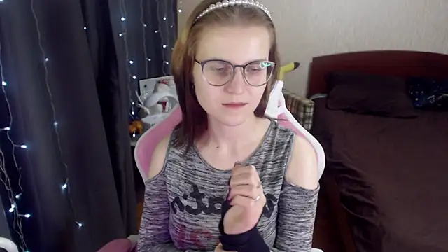 MissBrightShine online show from 01/12/25, 03:36