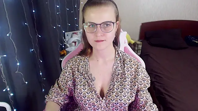 MissBrightShine online show from 01/30/25, 04:02