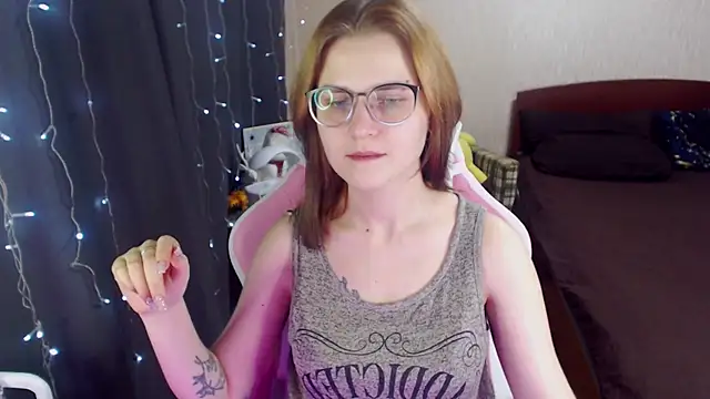 MissBrightShine online show from 02/01/25, 03:50
