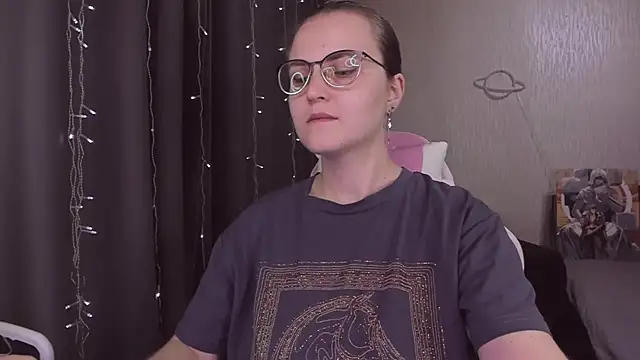 Snapshot of MissBrightShine chatting on 11/07/25, 10:48 MissBrightShine online show from 11/07/25, 10:48