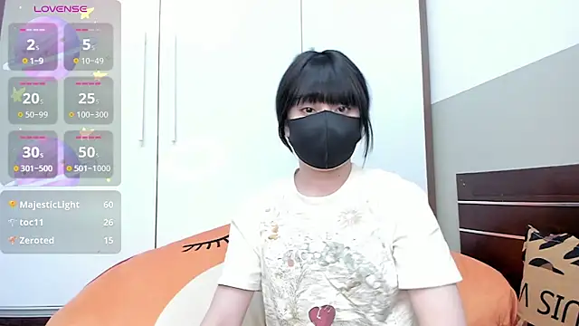 alonelove   online show from 01/18/25, 08:41