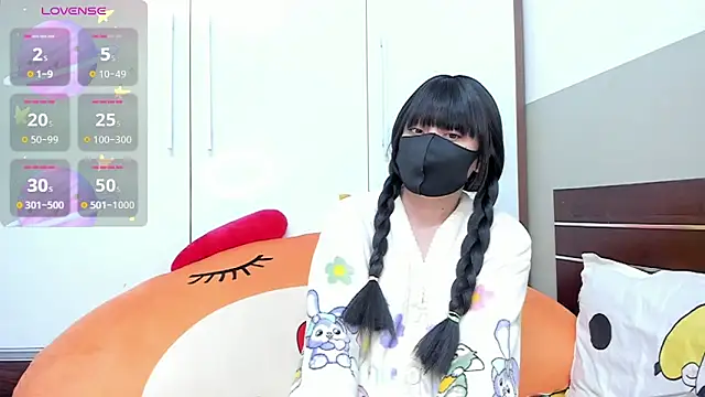 alonelove   online show from 01/25/25, 02:37