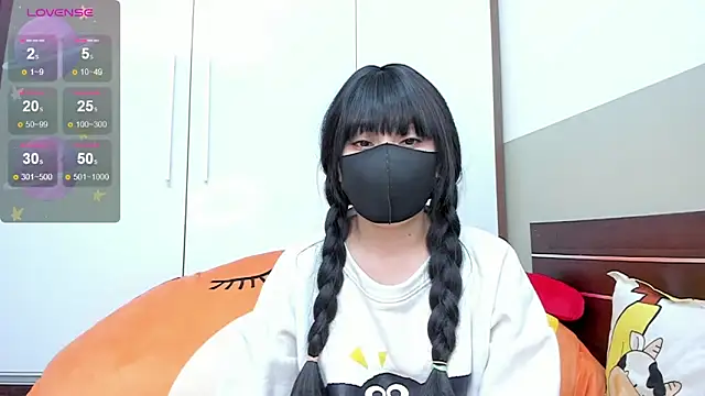 alonelove   online show from 02/05/25, 02:40