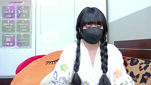 alonelove   online show from 02/10/25, 06:53