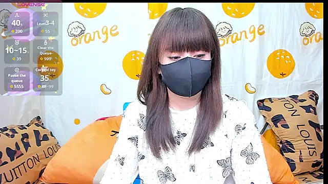 alonelove   online show from 10/20/25, 02:34