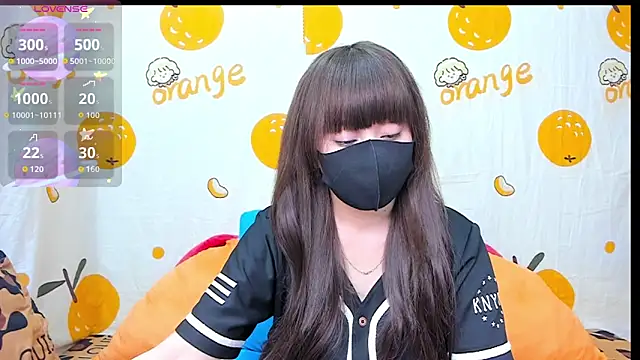 alonelove   online show from 10/23/25, 02:33