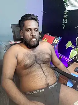 Snapshot of Rayansmith_ chatting on 10/31/25, 01:39 Rayansmith online show from 10/31/25, 01:39