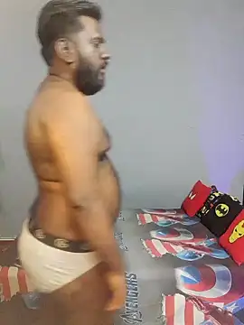 Snapshot of Rayansmith_ chatting on 11/06/25, 02:40 Rayansmith online show from 11/06/25, 02:40