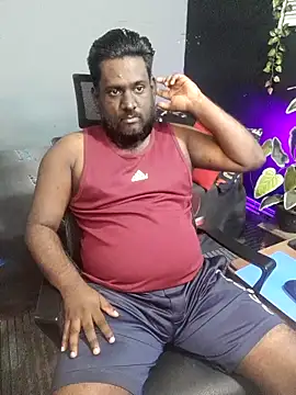 Snapshot of Rayansmith_ chatting on 11/13/25, 10:41 Rayansmith online show from 11/13/25, 10:41