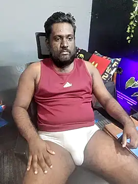 Snapshot of Rayansmith_ chatting on 11/19/25, 10:43 Rayansmith online show from 11/19/25, 10:43