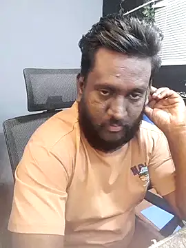 Snapshot of Rayansmith_ chatting on 11/20/25, 11:37 Rayansmith online show from 11/20/25, 11:37