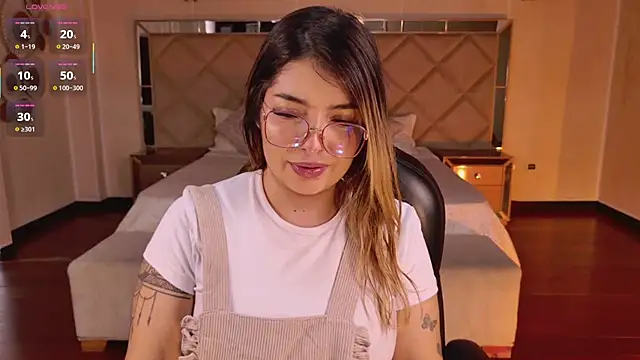 Snapshot of LisaMonroe_ chatting on 09/26/25, 08:46 LisaMonroe online show from 09/26/25, 08:46