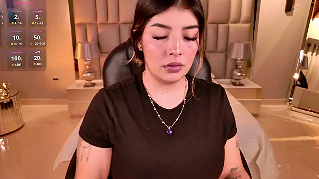 Snapshot of LisaMonroe_ chatting on 11/11/25, 08:42 LisaMonroe online show from 11/11/25, 08:42