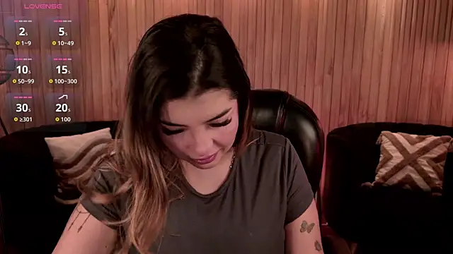 Snapshot of LisaMonroe_ chatting on 12/14/25, 12:21 LisaMonroe online show from 12/14/25, 12:21