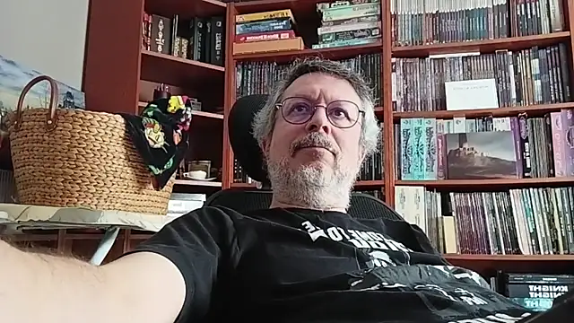 Mandra is a whore online show from 10/26/25, 11:27