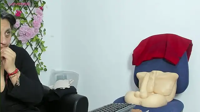 merlyna goldens online show from 11/11/25, 11:27