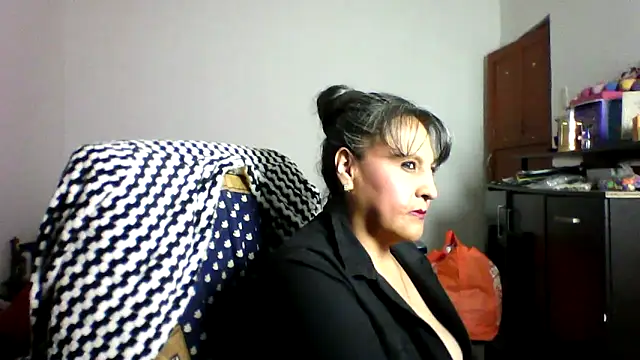 merlyna goldens online show from 05/26/26, 03:24