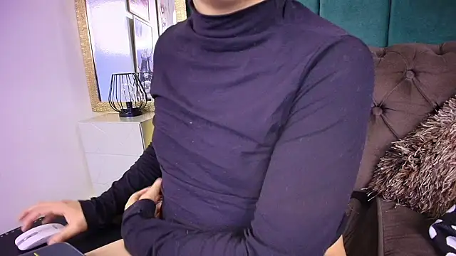 Snapshot of Satuurn_ chatting on 03/17/26, 02:20 Satuurn online show from 03/17/26, 02:20