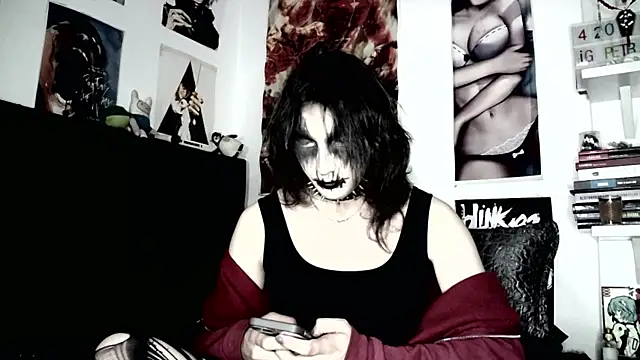 Snapshot of kiiler_queen chatting on 06/08/26, 01:28 kiiler queen online show from 06/08/26, 01:28