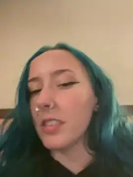 Snapshot of clarasosaa chatting on 12/16/25, 12:37 clarasosaa online show from 12/16/25, 12:37