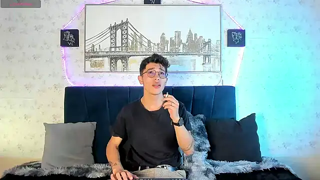 Snapshot of Andrew_thevil chatting on 01/11/25, 10:51 Andrew thevil online show from 01/11/25, 10:51