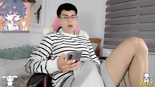 Snapshot of lucas_cute chatting on 11/17/25, 07:19 lucas cute online show from 11/17/25, 07:19