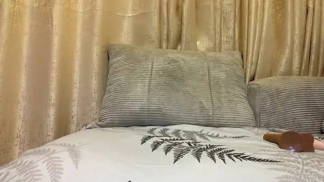 Snapshot of Sugarcun69 chatting on 10/12/25, 12:09 Sugarcun69 online show from 10/12/25, 12:09