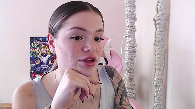 miaacatt online show from 10/14/25, 07:20