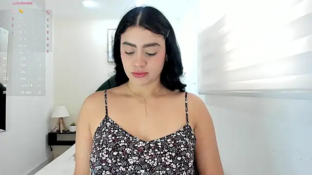 Paula Desousa online show from 06/07/26, 04:22