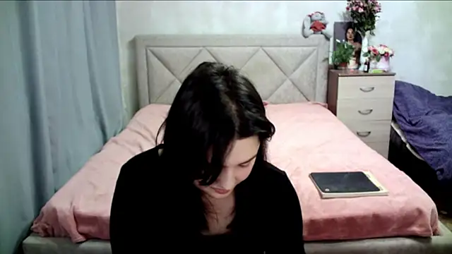 juliettkalen online show from 12/09/24, 11:04